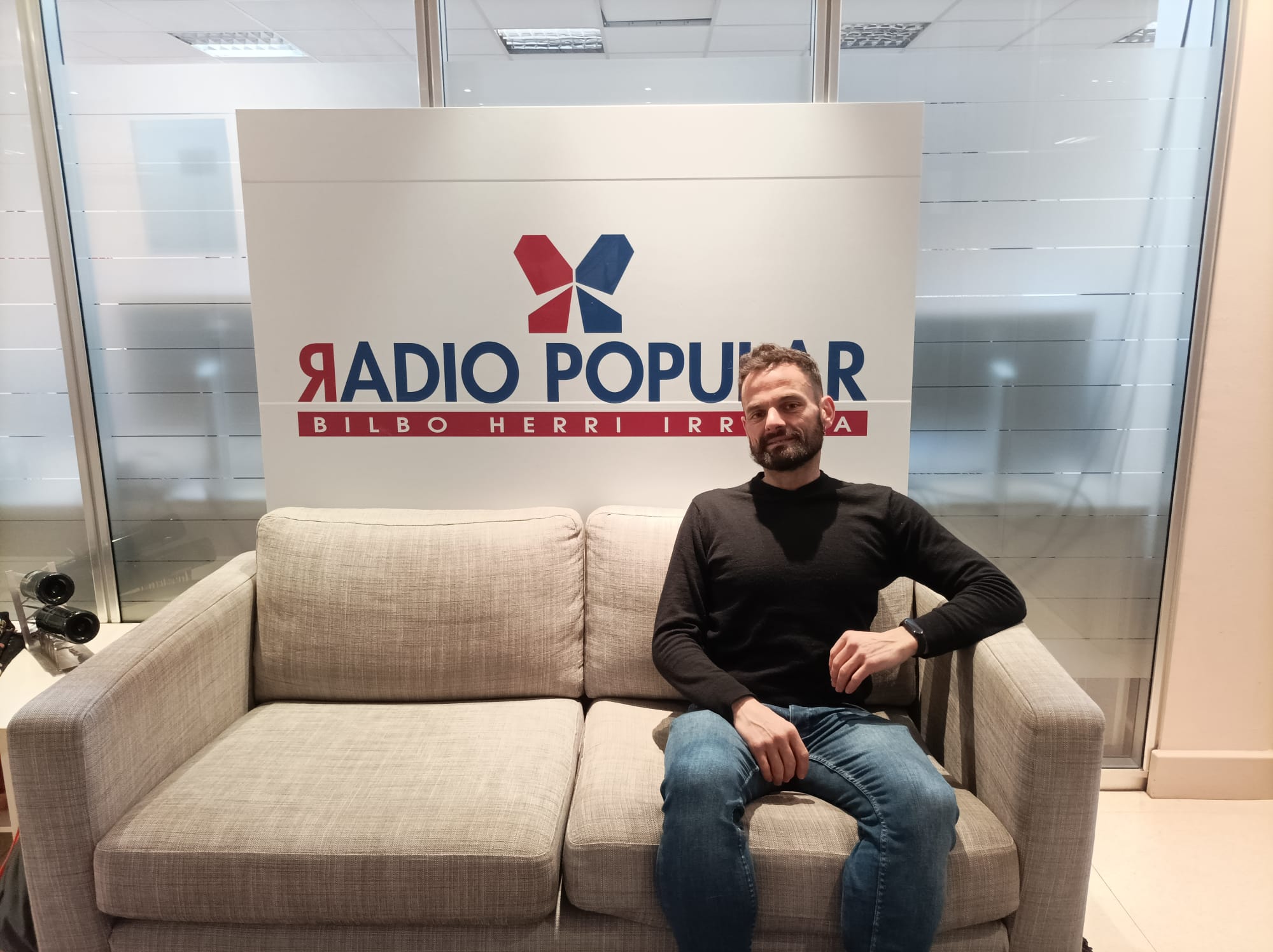 Entrevista en Radio Popular a Roberto Cobo, responsable del recurso residencial Ibiltzen.
